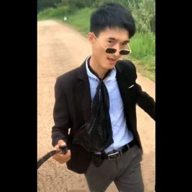 抖音变身脚艺人表情包图1