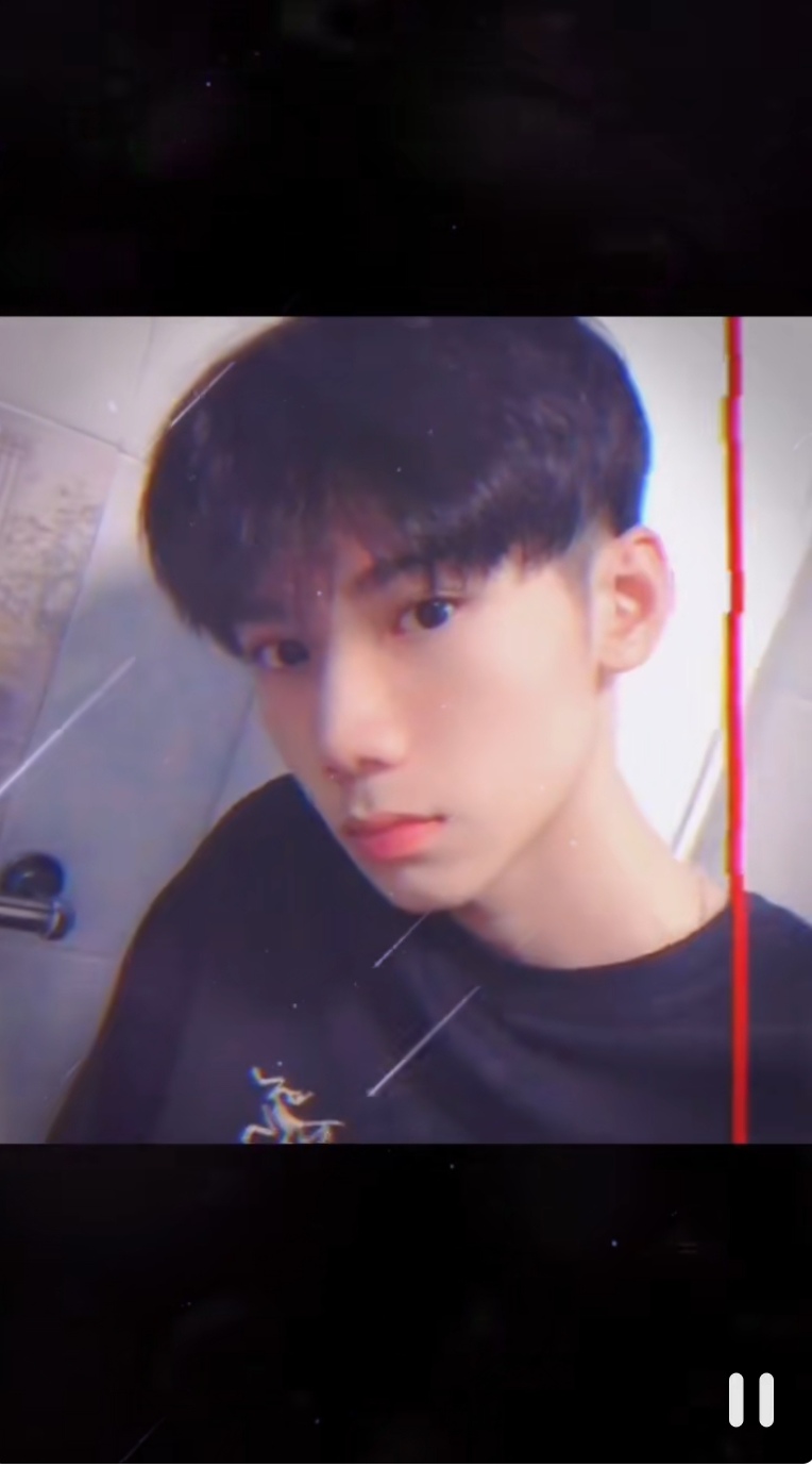 抖音一个发型拯救一张脸视频特效短视频制作软件app下载  v21.0.0图1