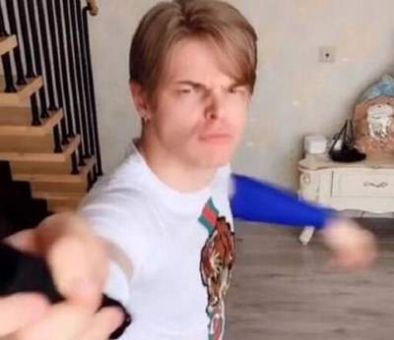 抖音变身脚艺人表情包图2